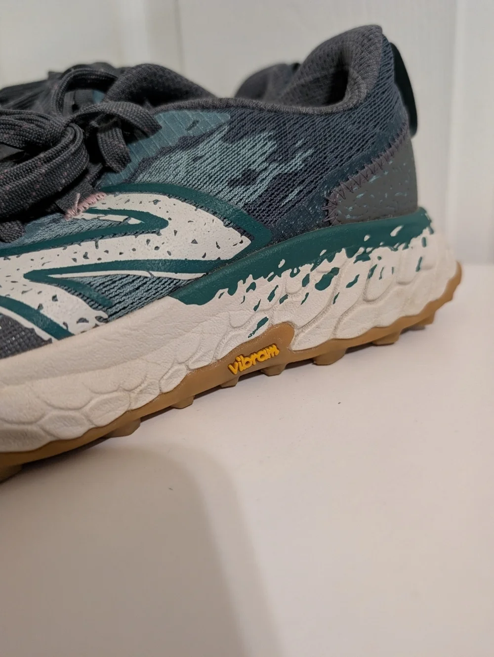 New Balance Fresh Foam Hierro v7 Mens Size 7 Trail Running Shoes Vibram Green